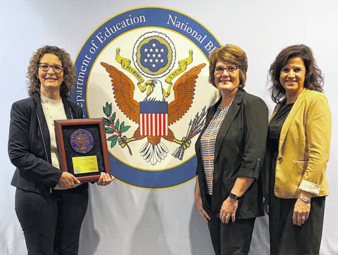 versailles-elementary-accepts-national-blue-ribbon-school-award-daily